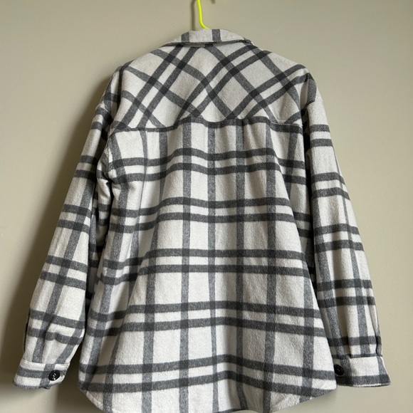 Thread and Supply White & Gray Check Pattern Shacket - Size Medium - Picture 3 of 4